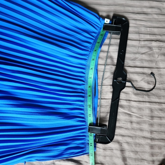 Banana Republic Royal Blue Midi Pleated Skirt - Picture 3 of 3